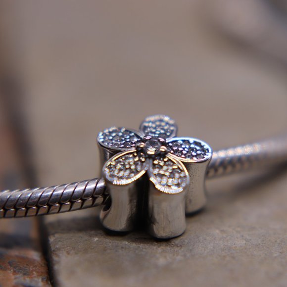 Sparkling Daisy Flower Pave Bracelet Charm - S925 Sterling Silver Fits Pandora - Picture 3 of 6